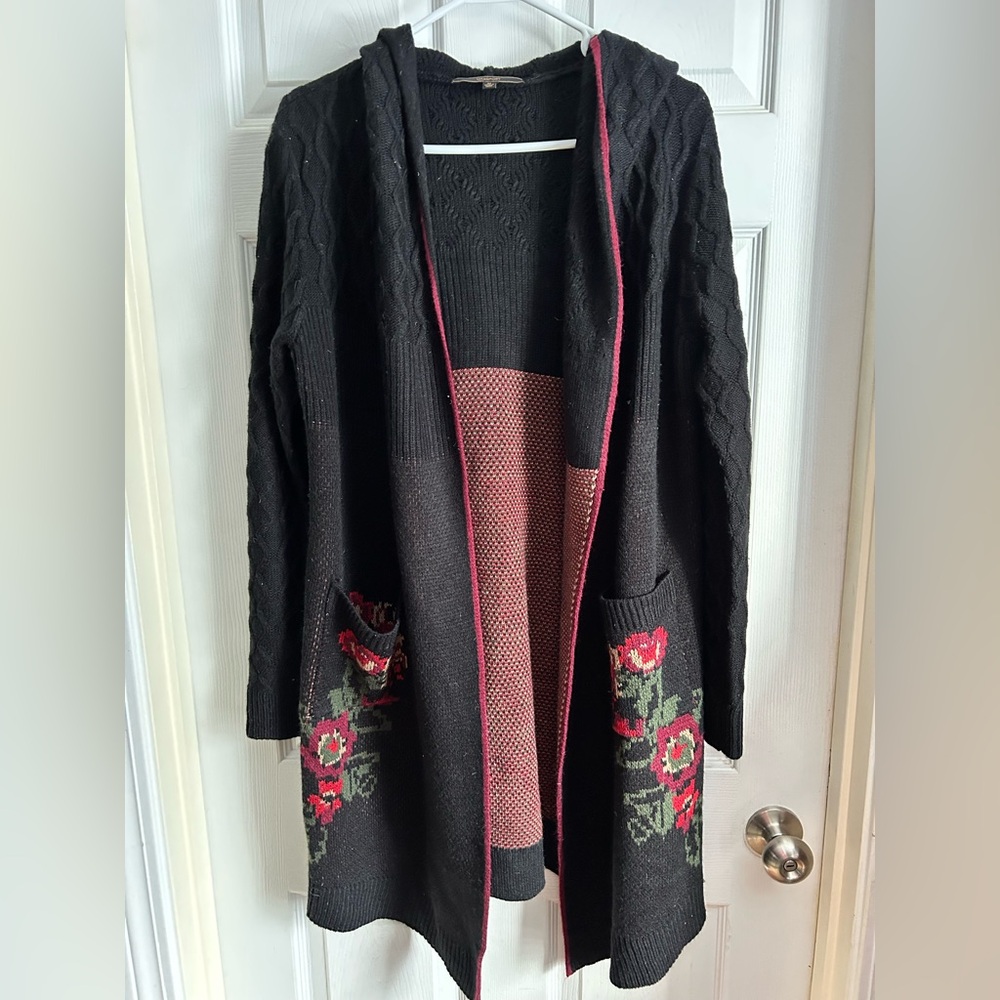 Maxsport Women’s Black Floral hooded Cardigan size Medium